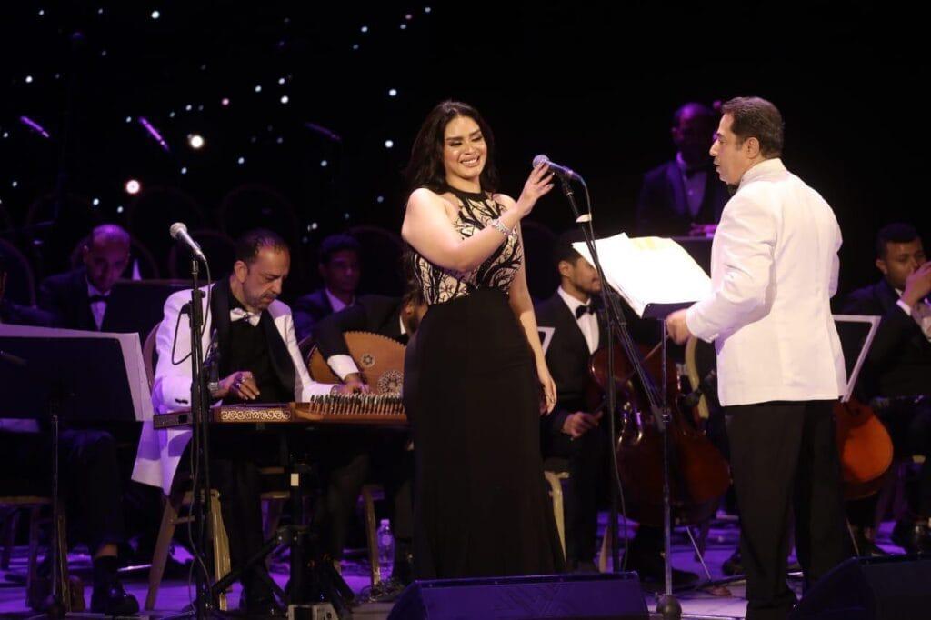 مدحت صالح وعمرو سليم يشعلان النافورة.. ونادية مصطفى تتألق