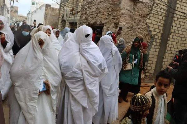 للحفاظ على التراث والتعريف بأهمية المنتجات المنزلية: أسرة الفراشية تنظم معرضها الرابع للزي التقليدي والأشغال اليدوية