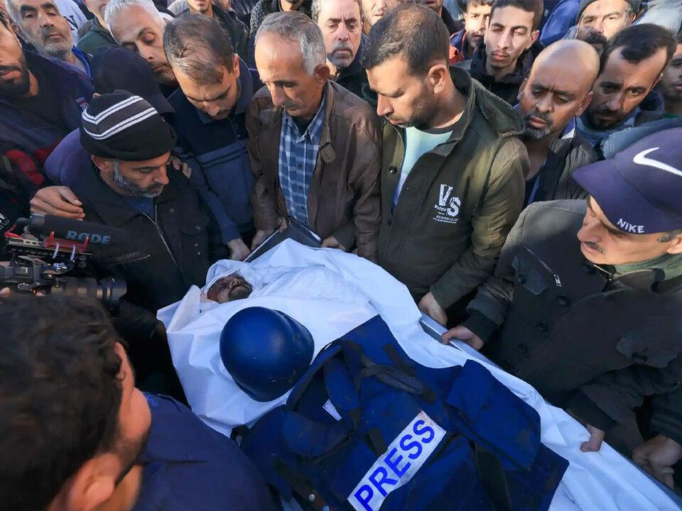 ارتفاع عدد الشهداء من الصحفيين الفلسطينيين إلى 275 منذ بدء العدوان على غزة