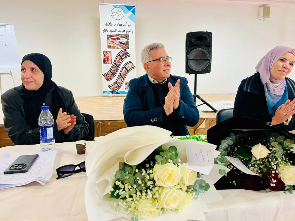 حسن عبادي يوقع كتابيه حول تجربة الاعتقال الفلسطينية