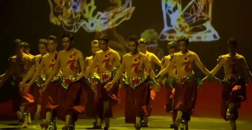 تغطية للحفل الفني الصيني بمناسبة عيد الربيع في أوبرا الجزائر بوعلام بسايح، بحضور وزيرة الثقافة والسفير الصيني. تعرف على تفاصيل عرض فرقة قانزو الفلكلوري.