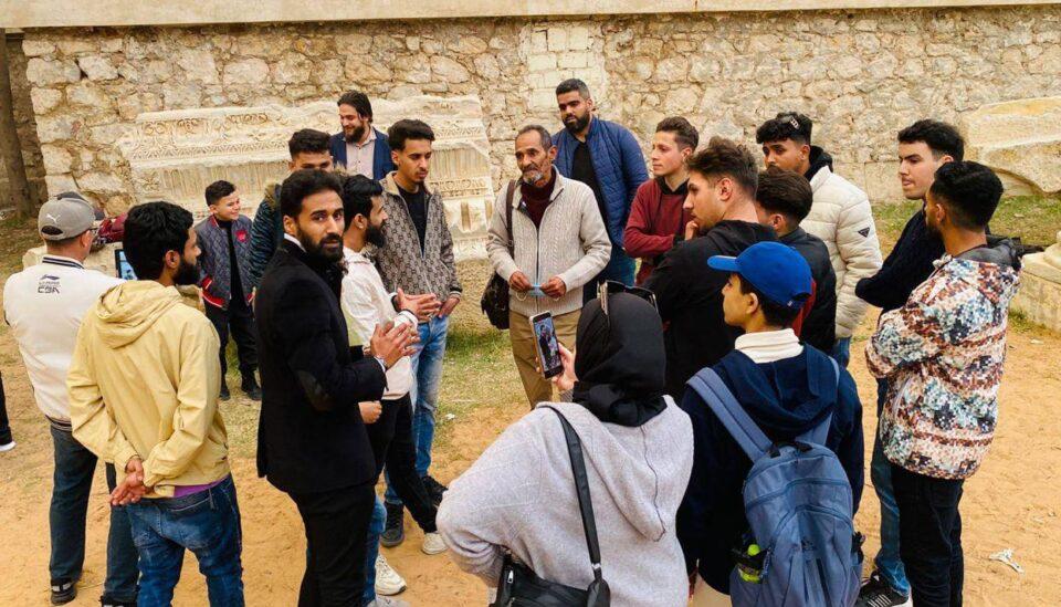 العروض المسرحية بالفضاءات الخارجية